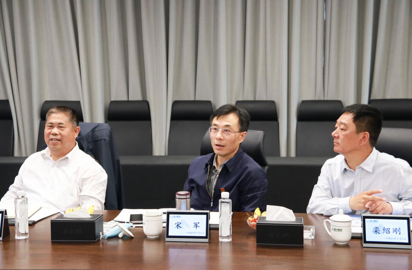 性爱直播
|崂山区人大副主任、区总工会主席宋军一行莅临性爱直播
调研考察(图2)