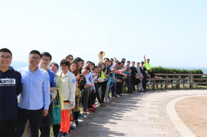 “传承五四精神·展现青春风采”——性爱直播
成功举办环保健步行活动(图2)