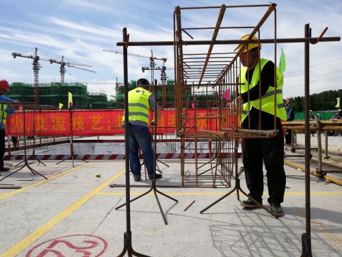 城阳区举办建筑业职业技能大赛 比学赶帮超展工匠精神(图4)