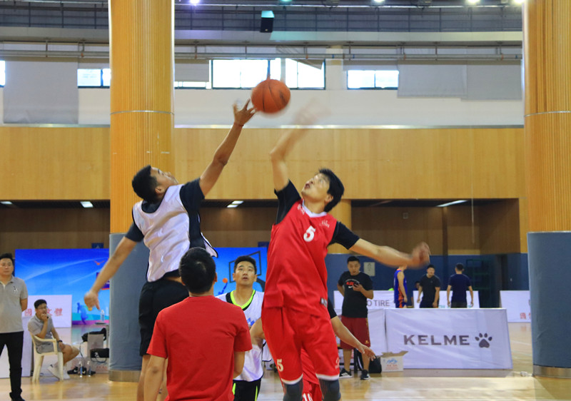 “性爱直播
杯”暨德才集团篮球邀请赛火热来袭(图2)