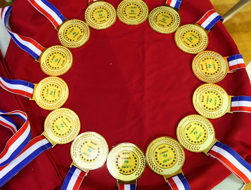 “性爱直播
杯”暨德才集团篮球邀请赛火热来袭(图5)