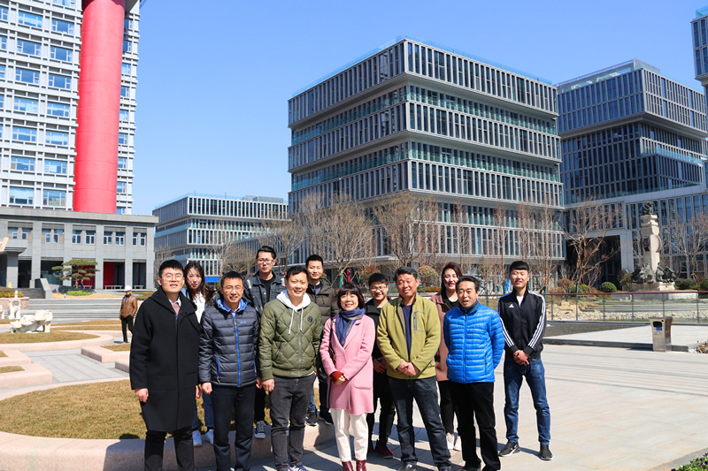 青岛园林技术学校师生到访性爱直播
推进校企合作(图2)