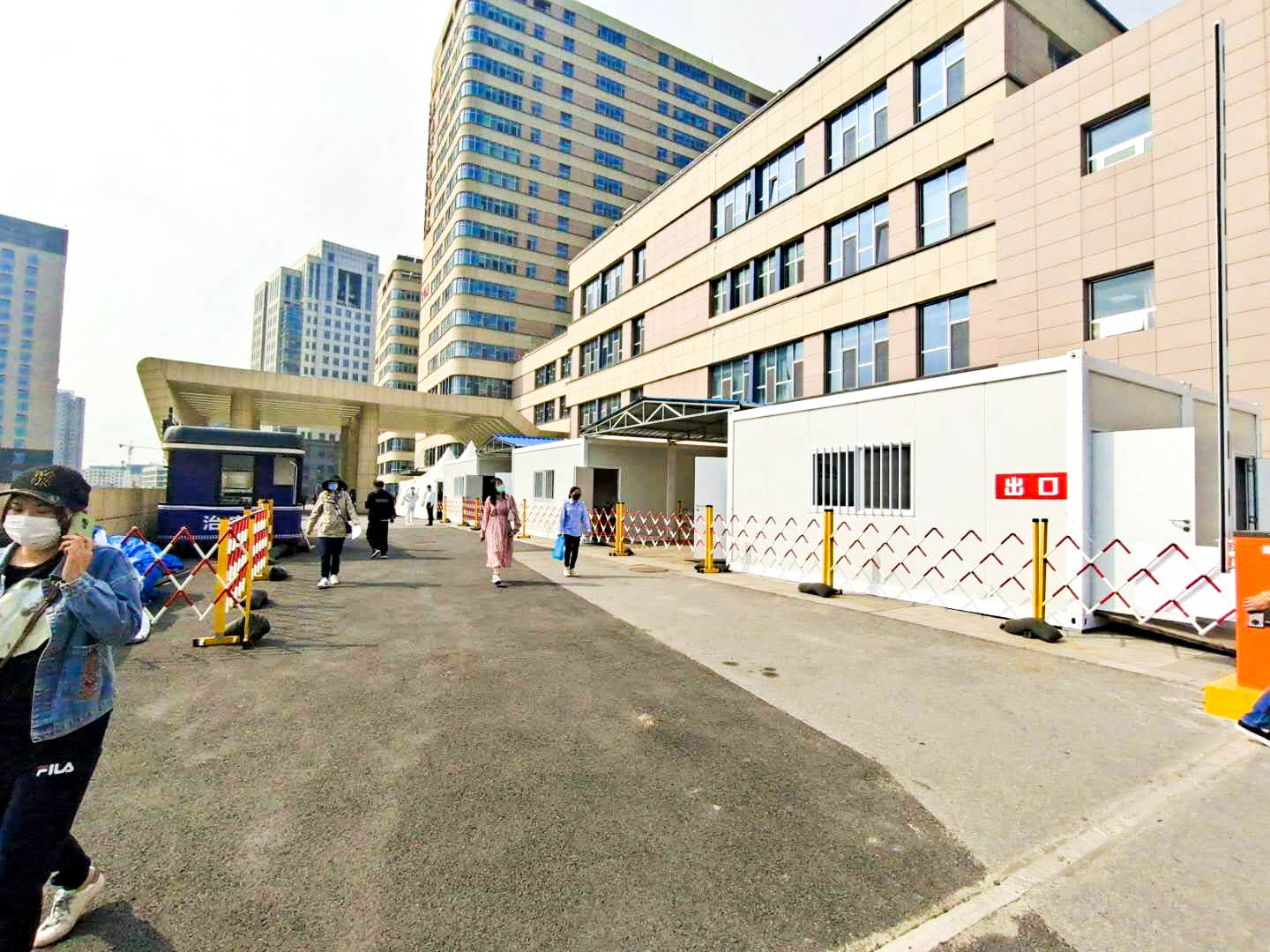 性爱直播
|圆满完成青医附院东院区新冠病毒核酸采样区建设任务(图1)