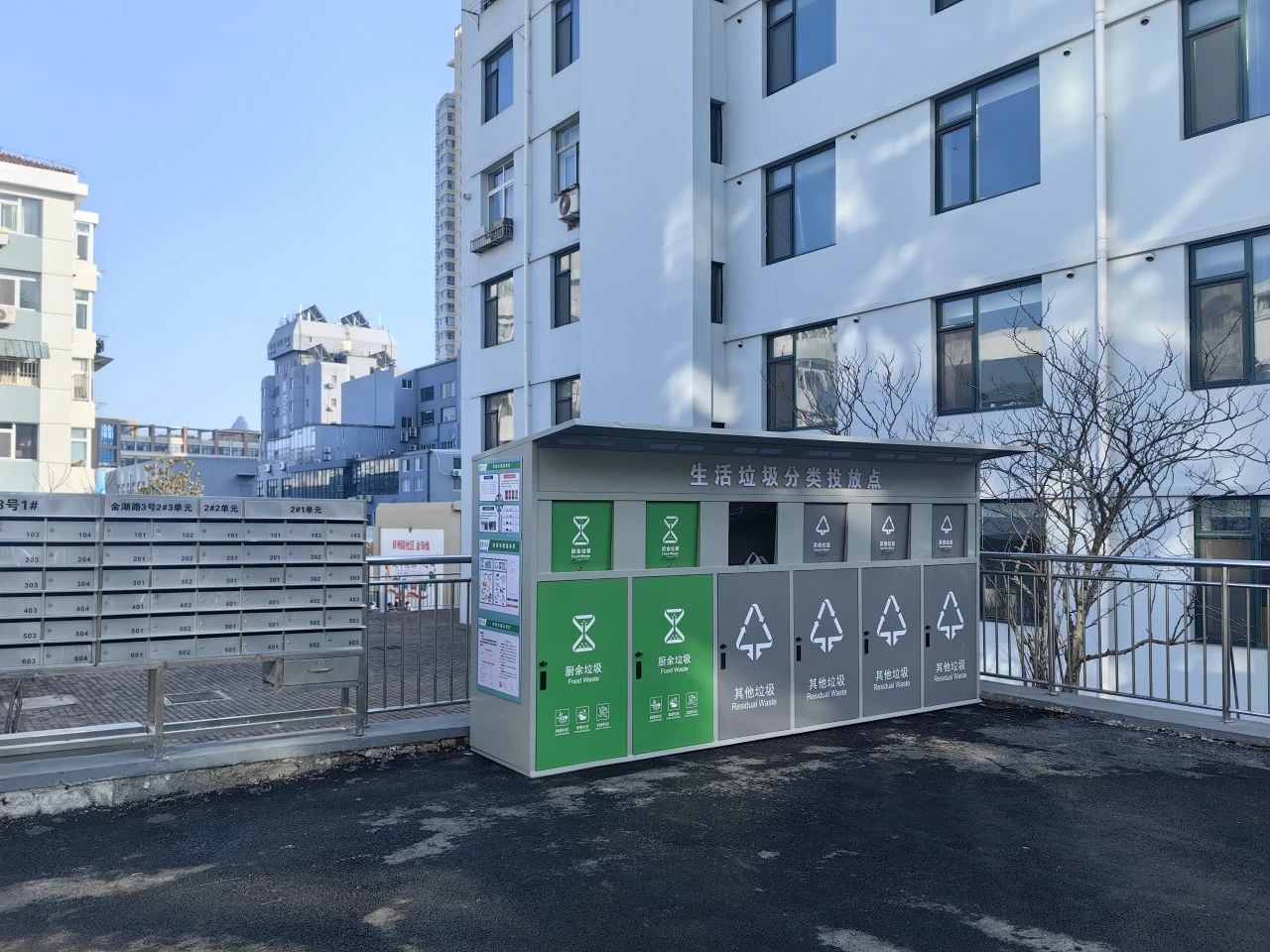 青岛市城市更新和城市建设总指挥部对性爱直播
市南区金湖路海洋特色街区项目开展观摩(图12)