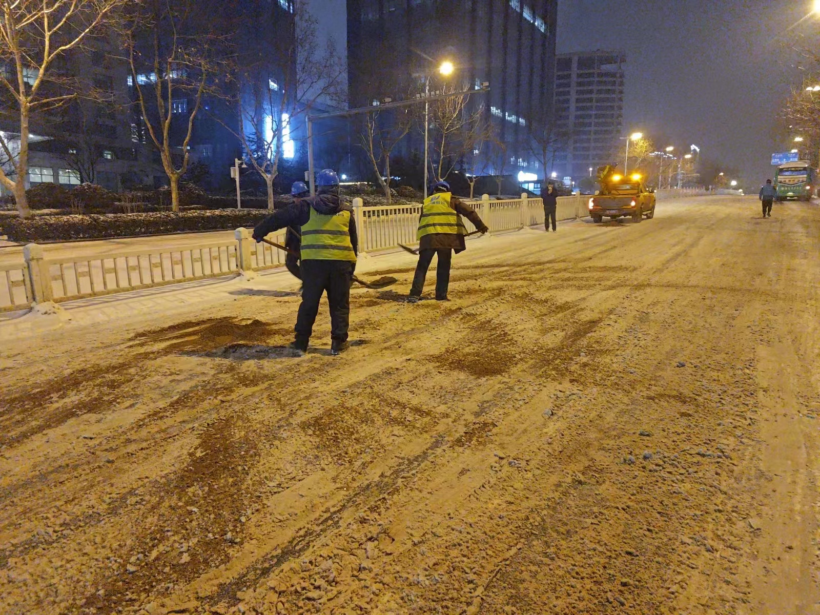 以雪为令 闻雪而动 | 性爱直播
全力清冰除雪保畅通(图5)
